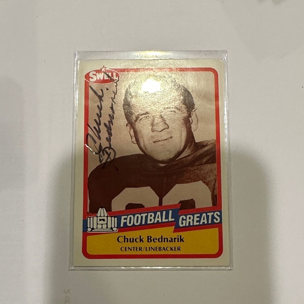 Swell Football Greats Trading Card - Red and Yellow of chuck bednarik auto mint